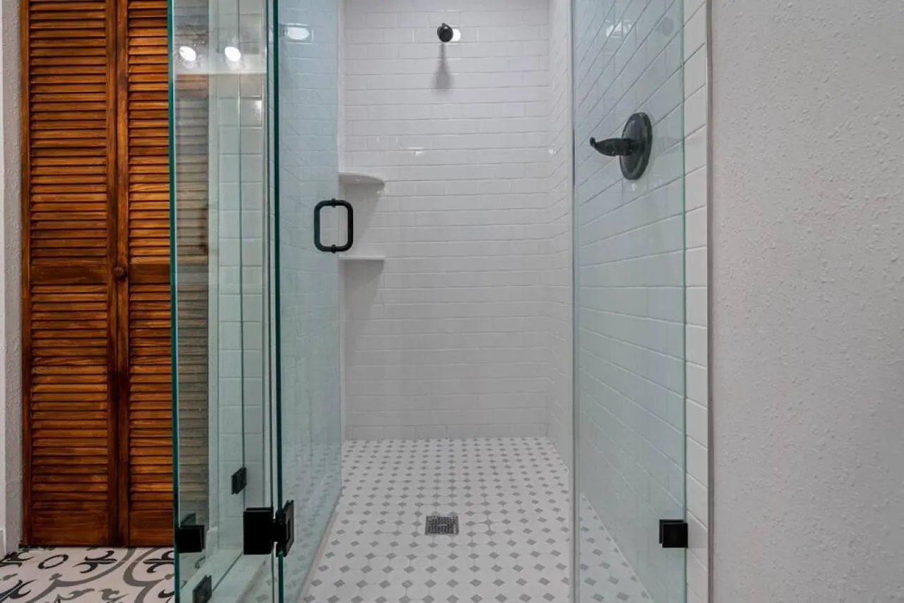 South Tampa Central Location Efficiency Suite Apartment