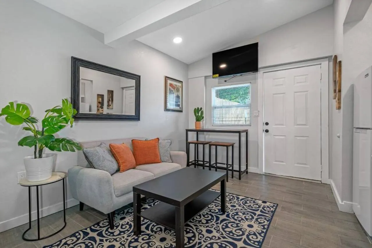 South Tampa Central Location Efficiency Suite 0*,